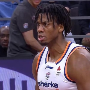 开云体育官方网站-被上海双杀后！广东队被逼裁掉萨林杰，2米18新大外援驰援杜锋？